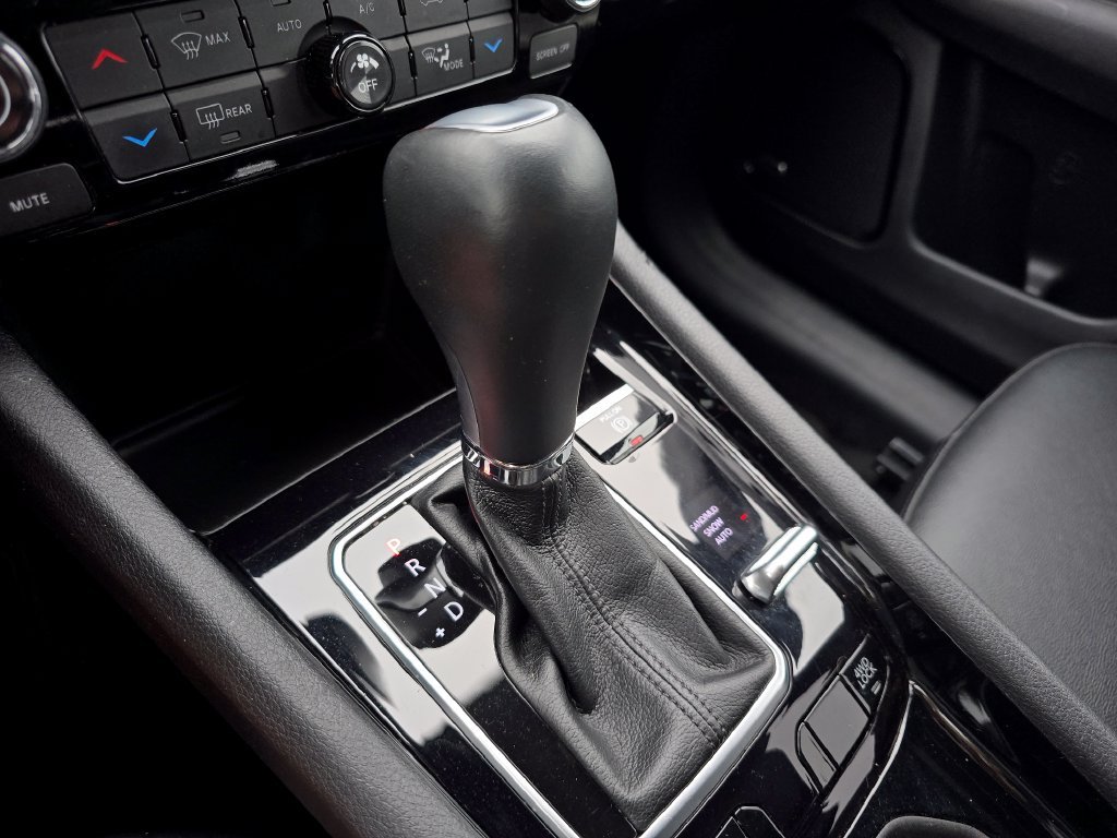 Used 2024 White Jeep Limited image 27