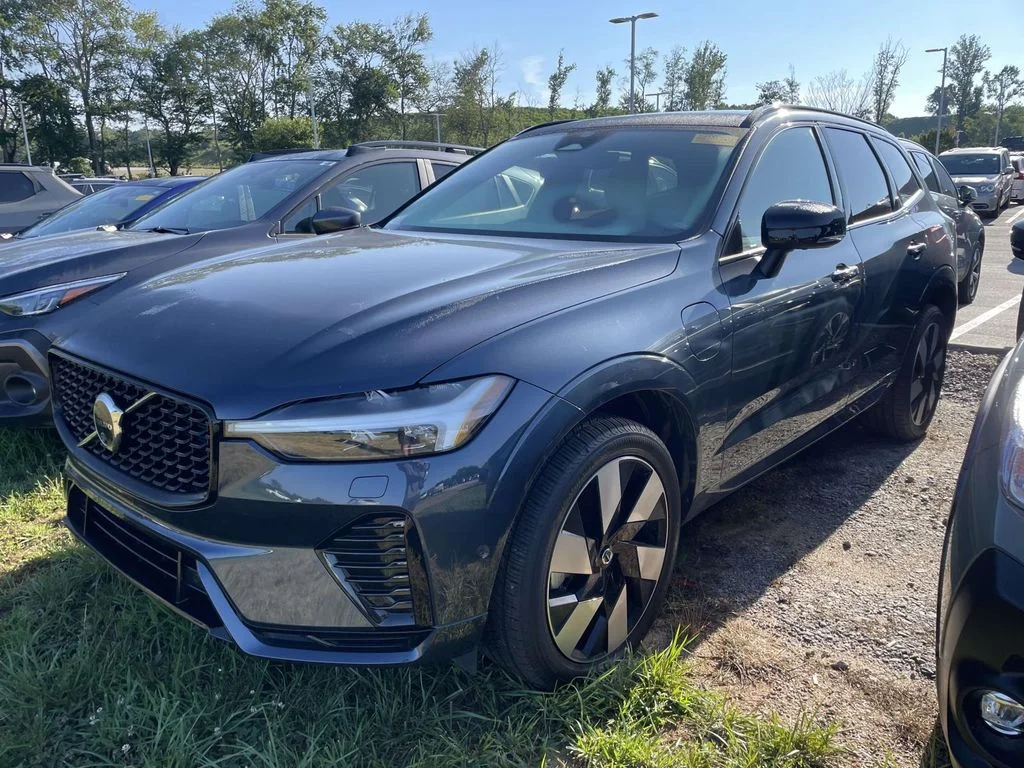 Used 2024 Denim Blue Metallic Volvo Ultimate Dark Theme image 2