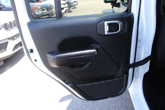 Used 2019 White Jeep Unlimited Sport S image 19
