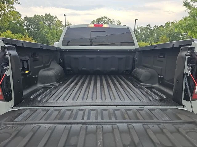 Used 2024 Green Ford XLT image 12