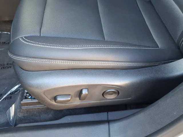 Used 2024 Iridescent Pearl Tricoat Chevrolet LT image 18