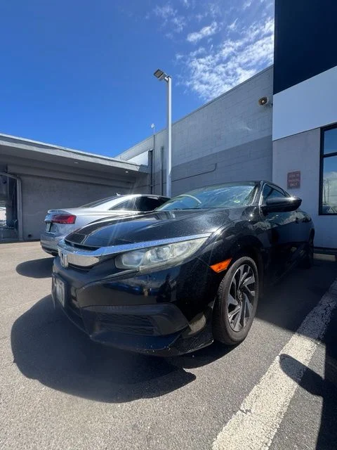 Used 2016 Black Honda LX-P image 4