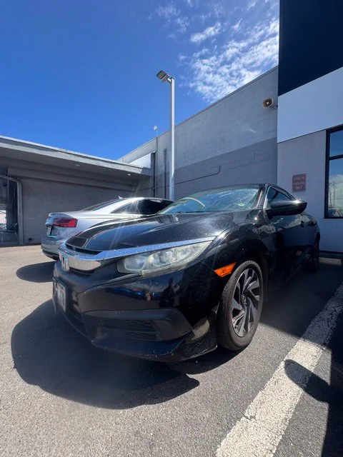 Used 2016 Black Honda LX-P image 4