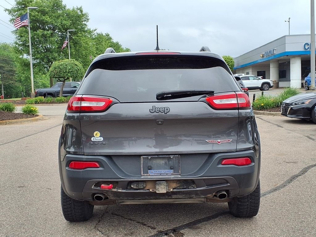 Used 2018 Gray Jeep Trailhawk image 5