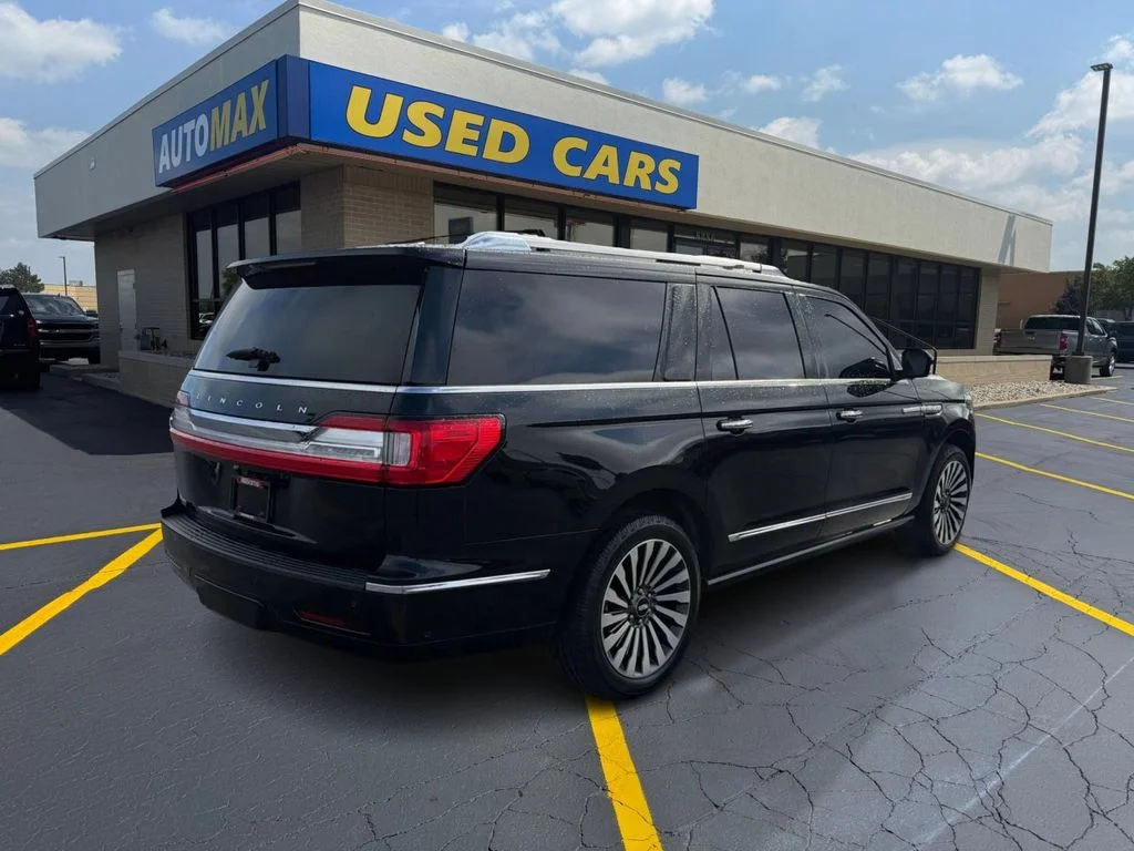 Used 2019 Black Metallic Lincoln Reserve image 5