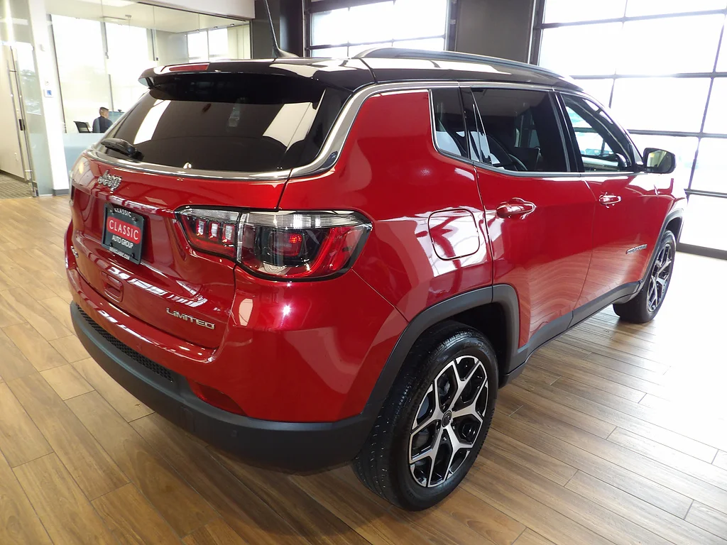 Used 2025 Red Hot Pearl Coat Jeep Limited image 6