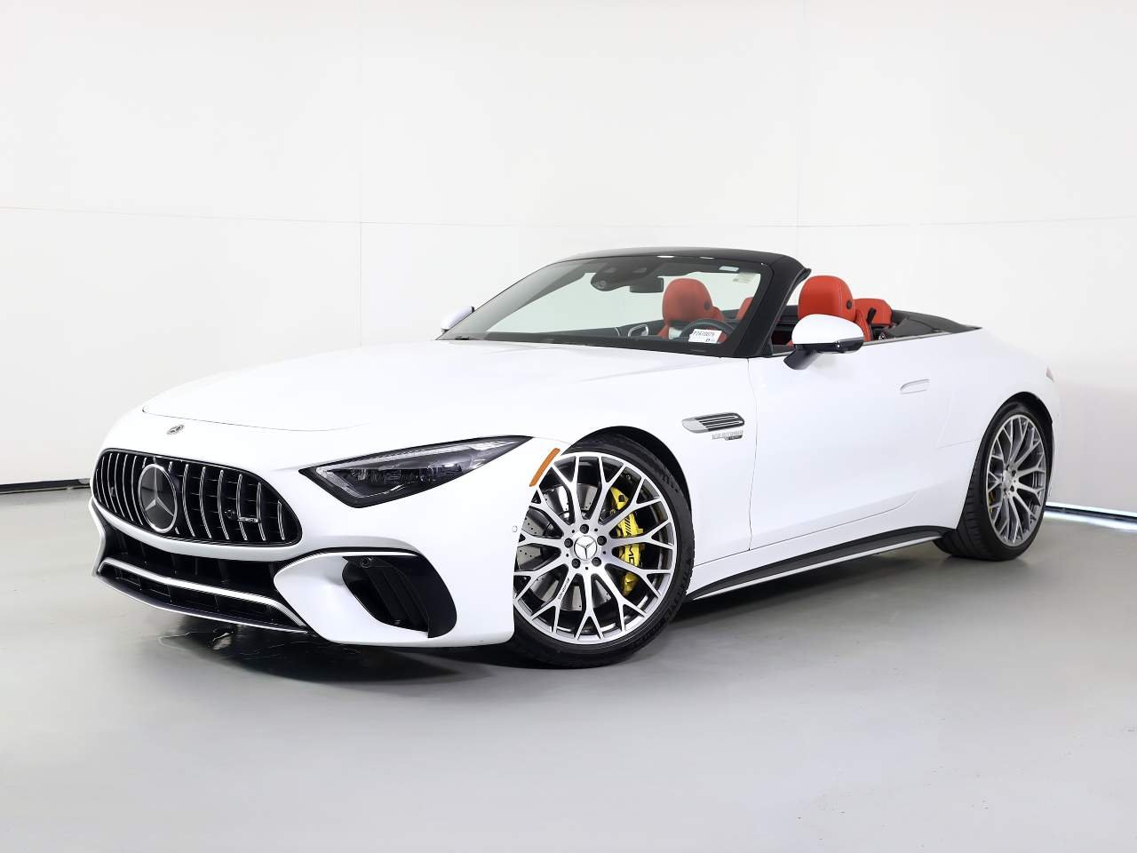 Used 2022 MANUFAKTUR Moonlight White Metallic Mercedes-Benz AMG® SL 63 image 1