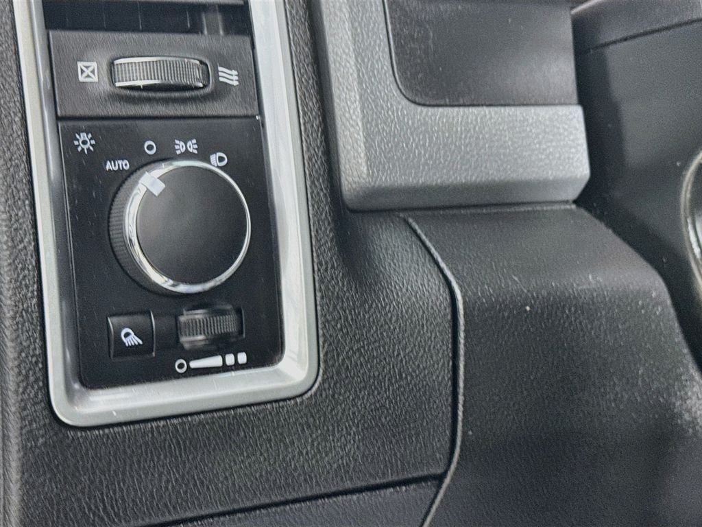 Used 2018 Bright White Clearcoat Ram SLT image 11