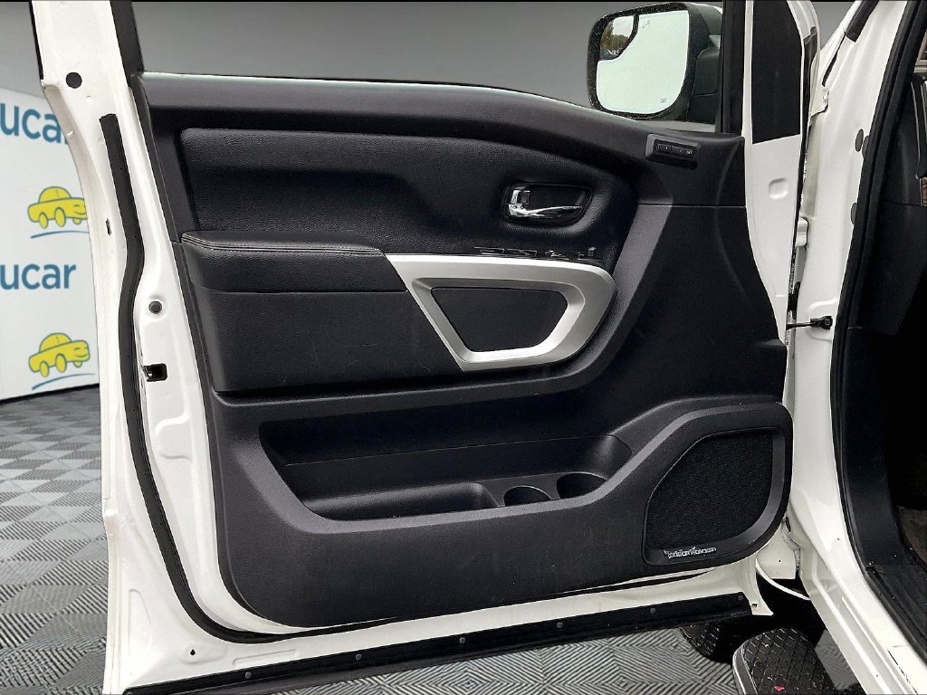 Used 2017 White Nissan SL image 9
