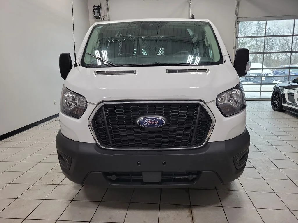Used 2024 Oxford White Ford Base image 3