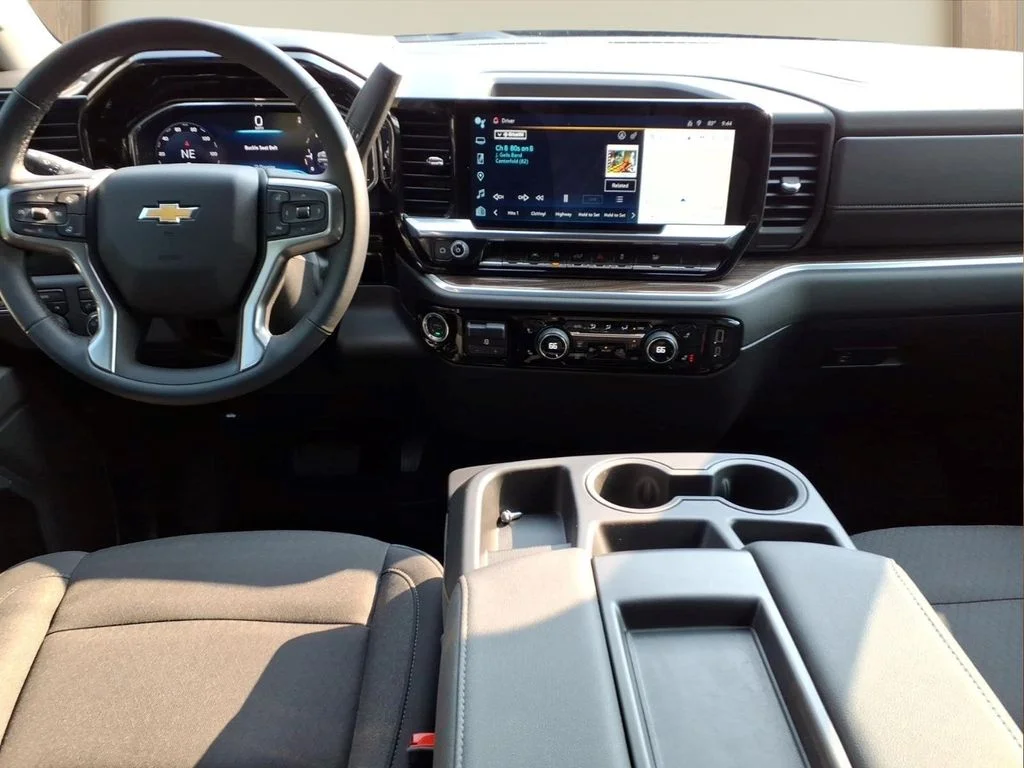 Used 2025 Black Chevrolet LT image 21