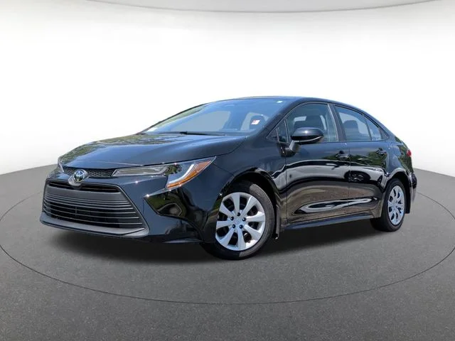 2025 Toyota Corolla LE CVT's photo