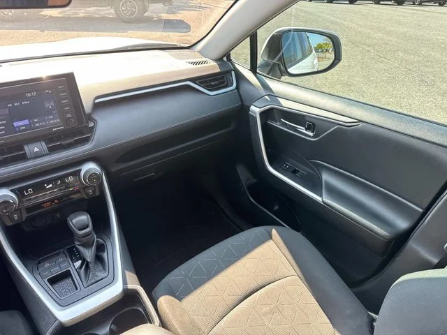 Used 2021 White Toyota XLE image 23