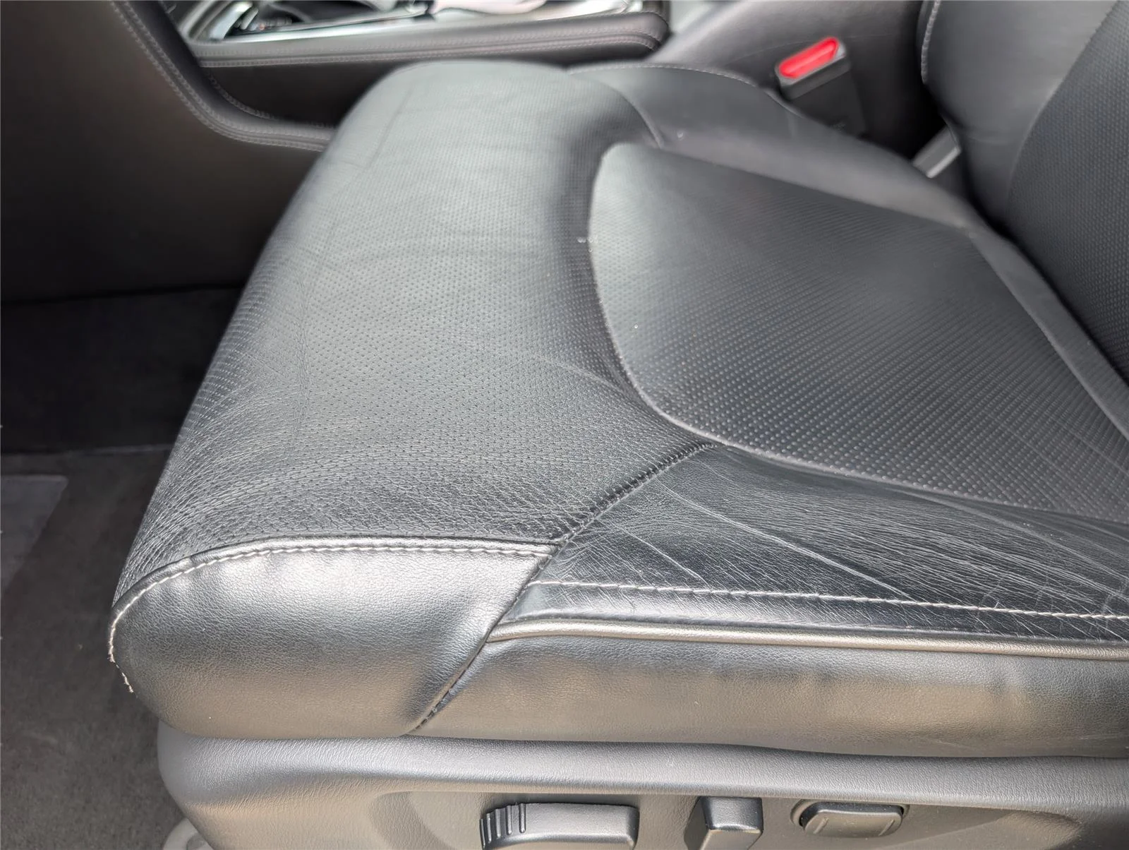 Used 2024 Anthracite Gray INFINITI LUXE image 14