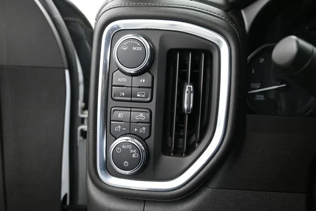 Used 2021 SUMMIT WHITE GMC Elevation image 13