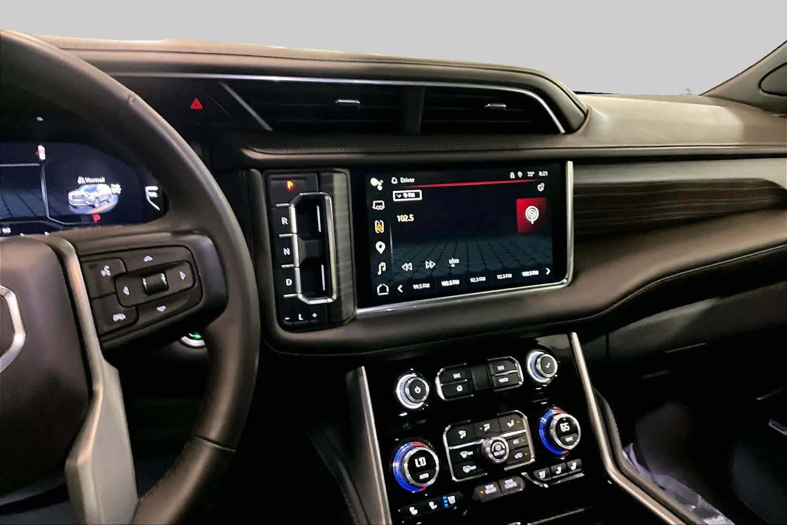 Used 2024 White Frost Tricoat GMC Denali image 7