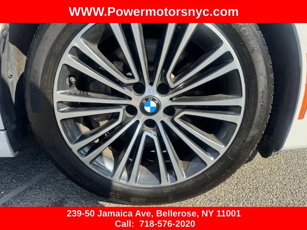 Used 2020 White BMW 530i xDrive image 17