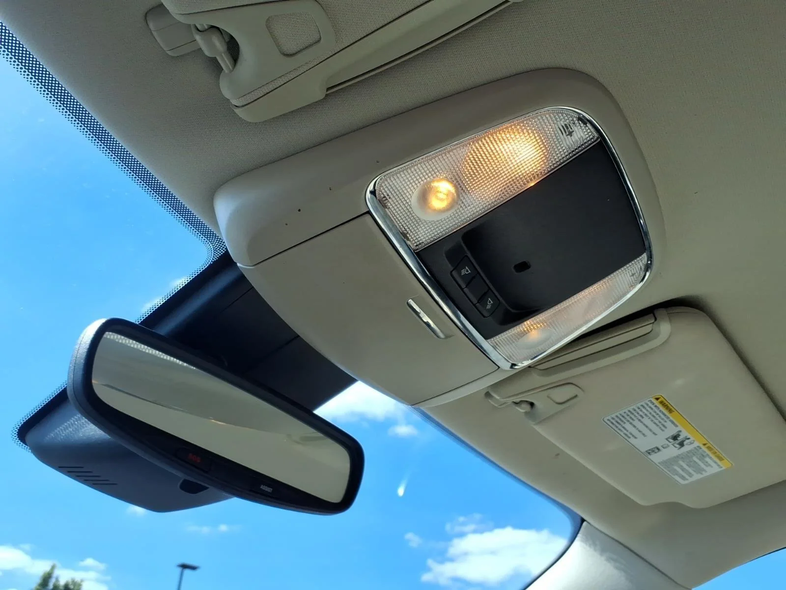 Used 2023 Bright White Clearcoat Chrysler Touring image 8