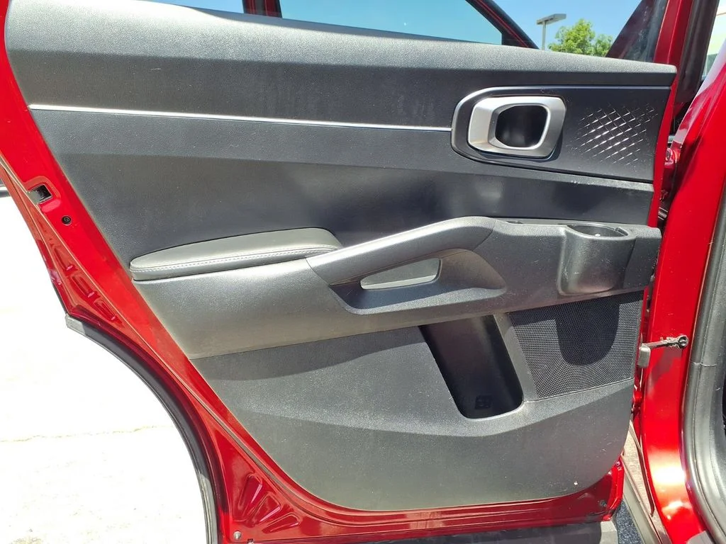 Used 2022 Red Kia S image 22
