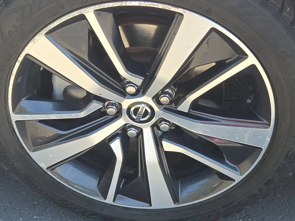 Used 2020 White Nissan 3.5 SL image 49