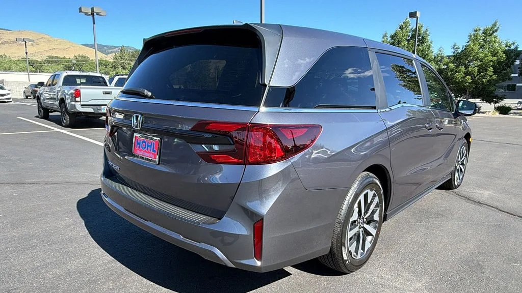 New 2026 Modern Steel Metallic Honda EX-L image 3