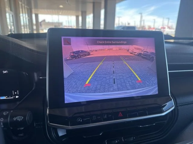 Used 2022 Silver Jeep High Altitude image 18
