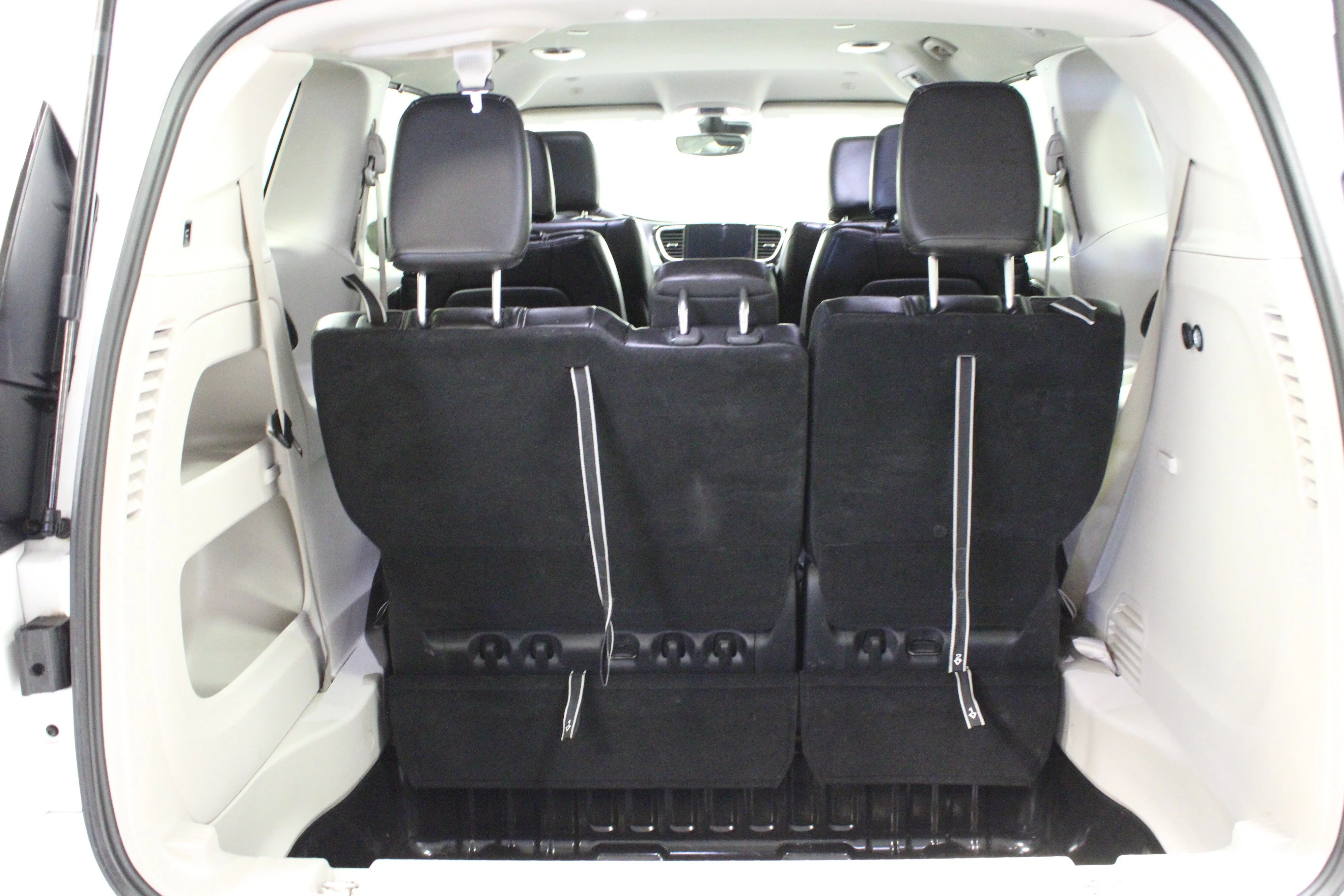 Used 2024 Bright White Clearcoat Chrysler Touring L image 15