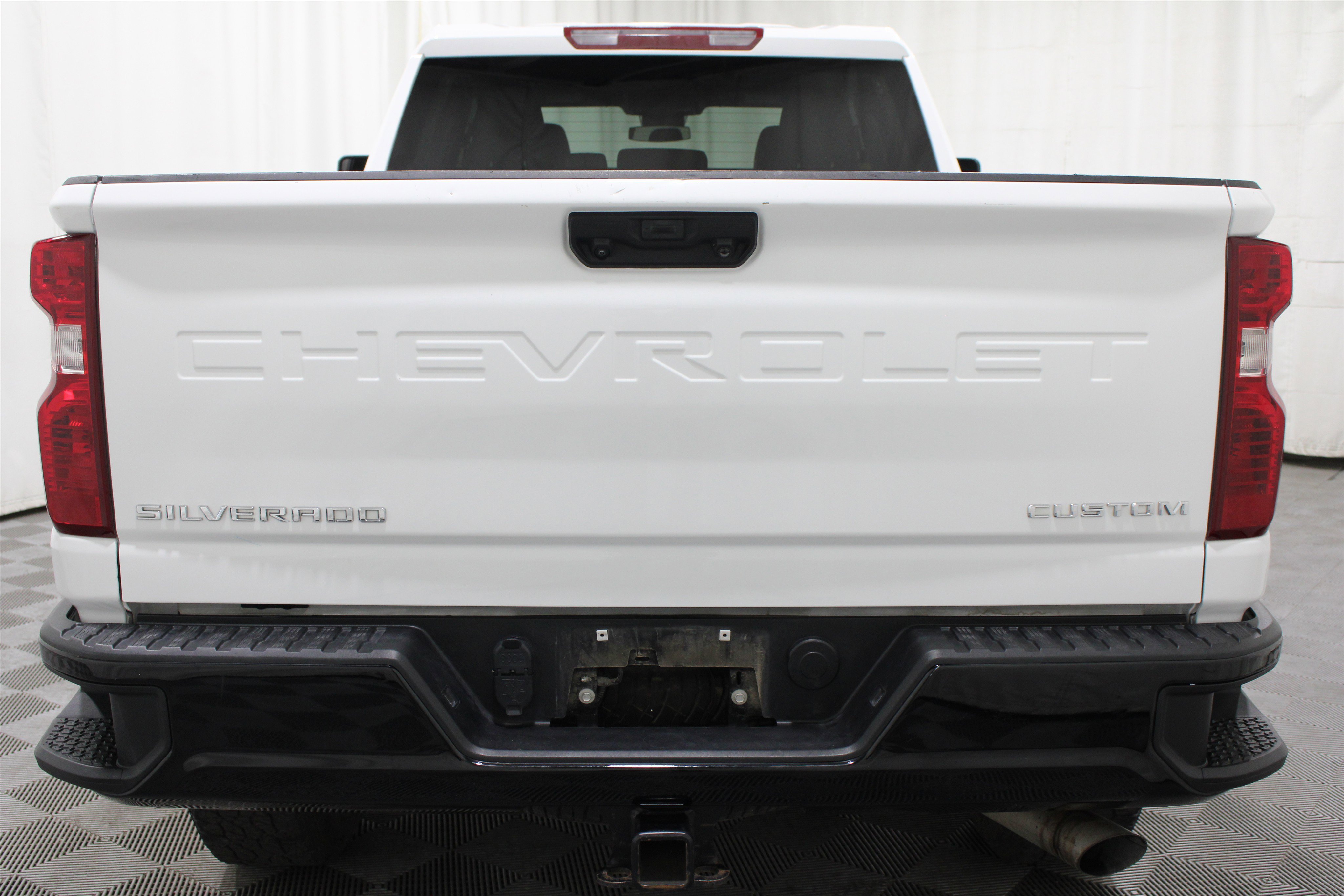 Used 2025 Summit White Chevrolet Custom image 30