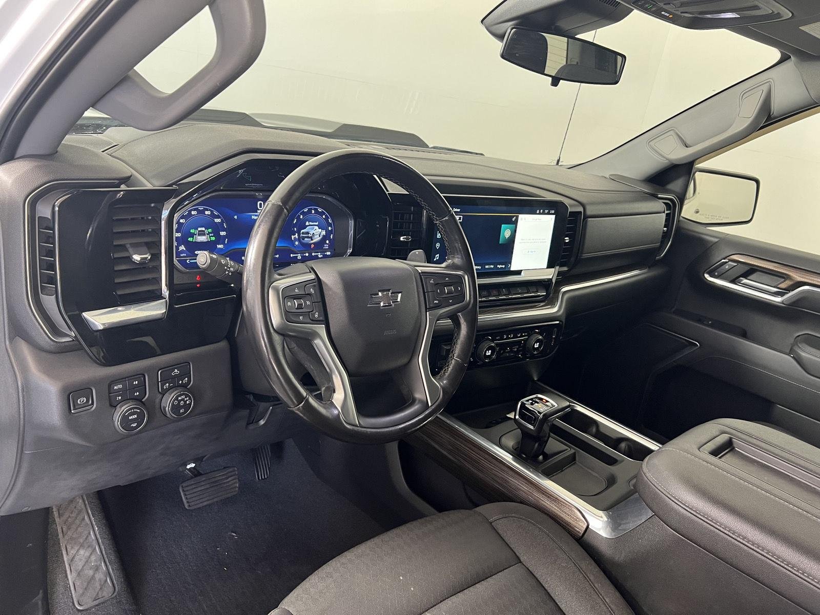 Used 2022 Summit White Chevrolet LT Trail Boss image 4