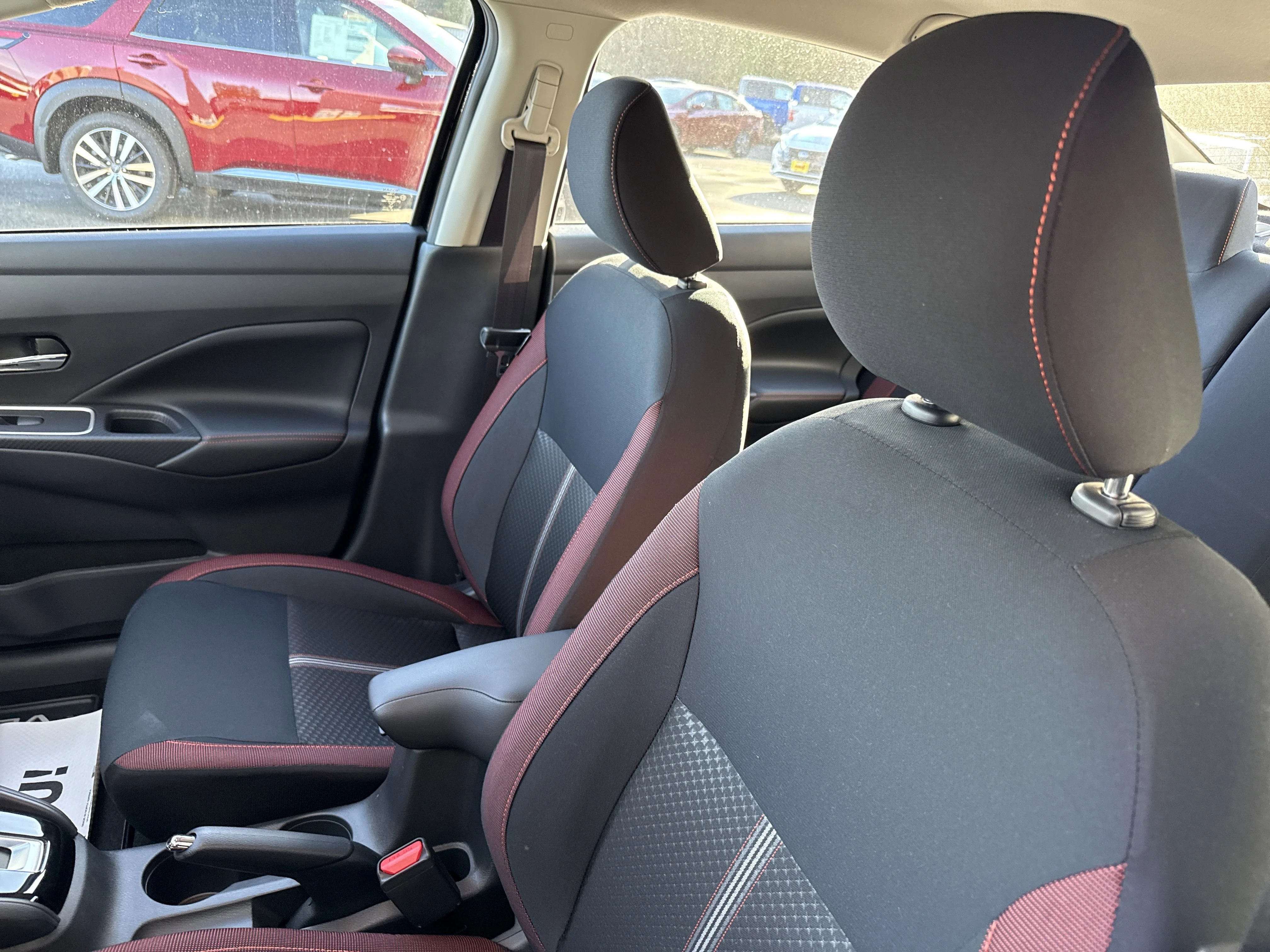 2025 Nissan Versa Sedan SR - Photo 12