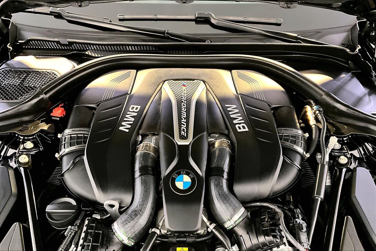 Used 2019 Carbon Black Metallic BMW M550i xDrive image 31