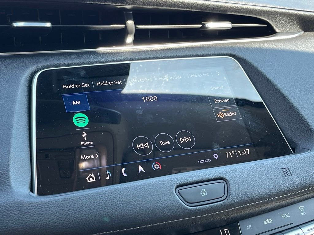Used 2019 Silver Cadillac Premium Luxury image 40
