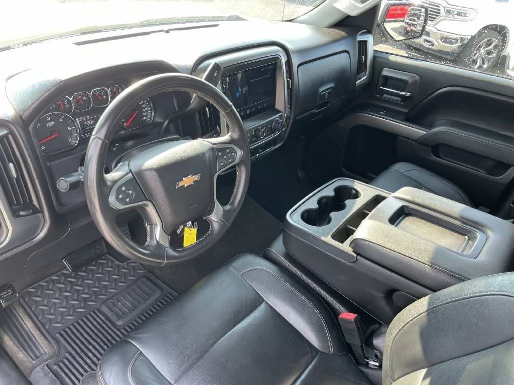 Used 2015 Silver Chevrolet LT image 39