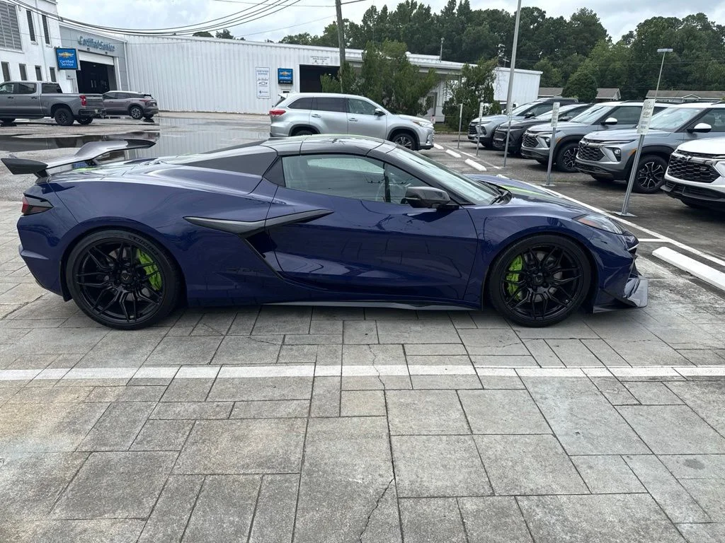 Used 2025 Purple Chevrolet Z06 image 9