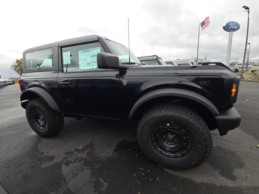 New 2025 Shadow Black Ford Base image 5
