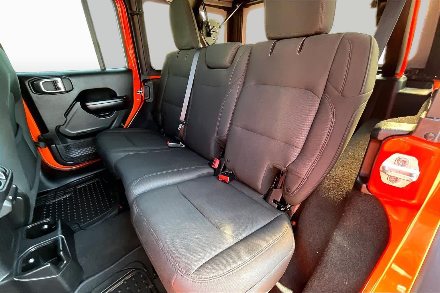Used 2018 Punk'n Clearcoat Metallic Jeep Sport S image 19