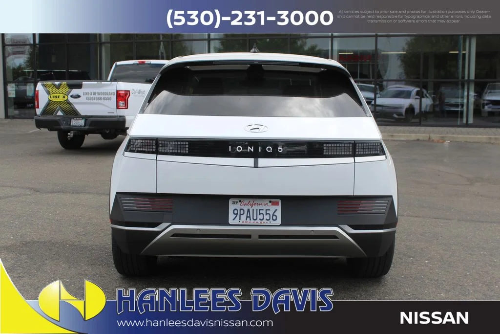 Used 2024 White Hyundai SEL image 8