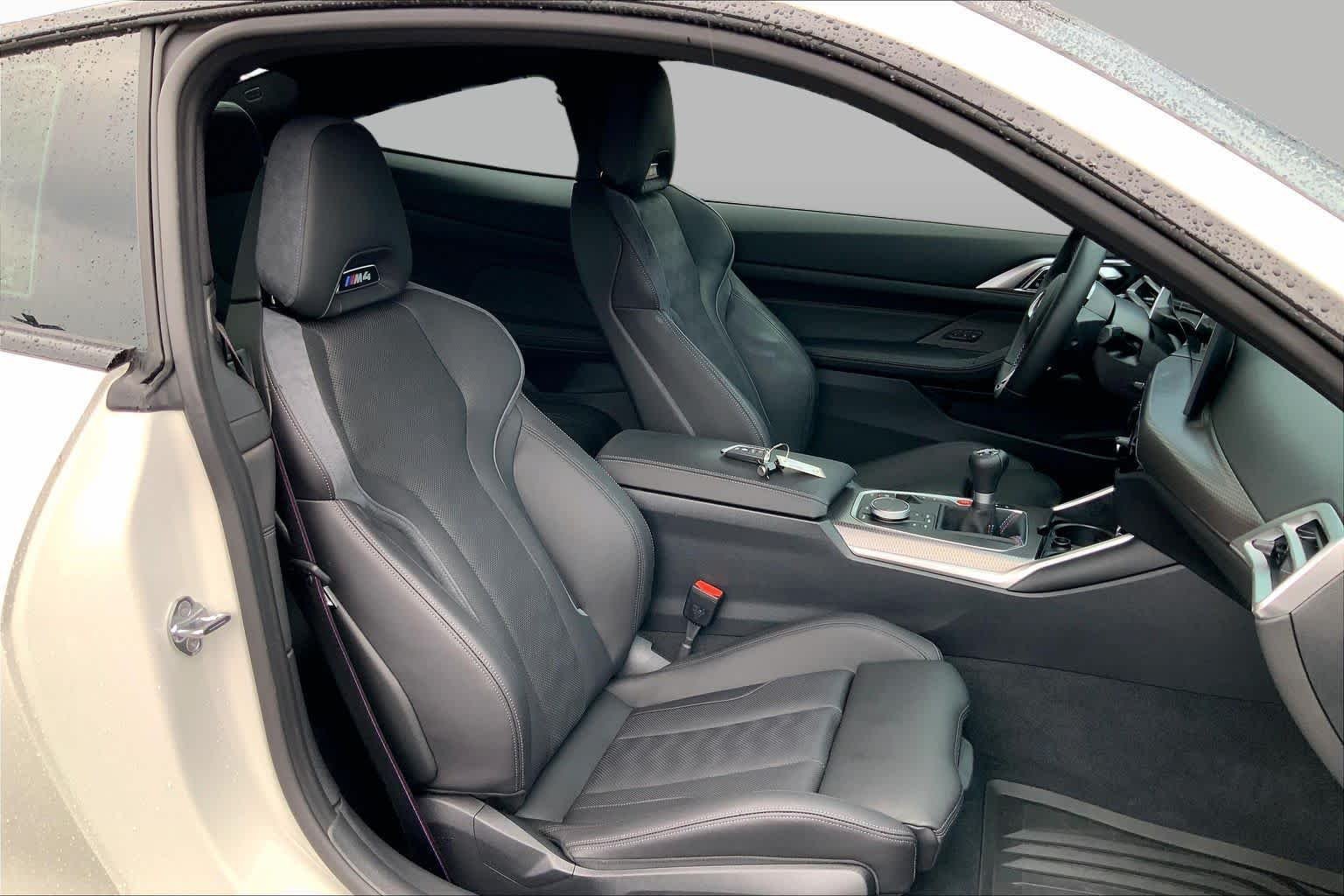Used 2025 Alpine White BMW  image 9