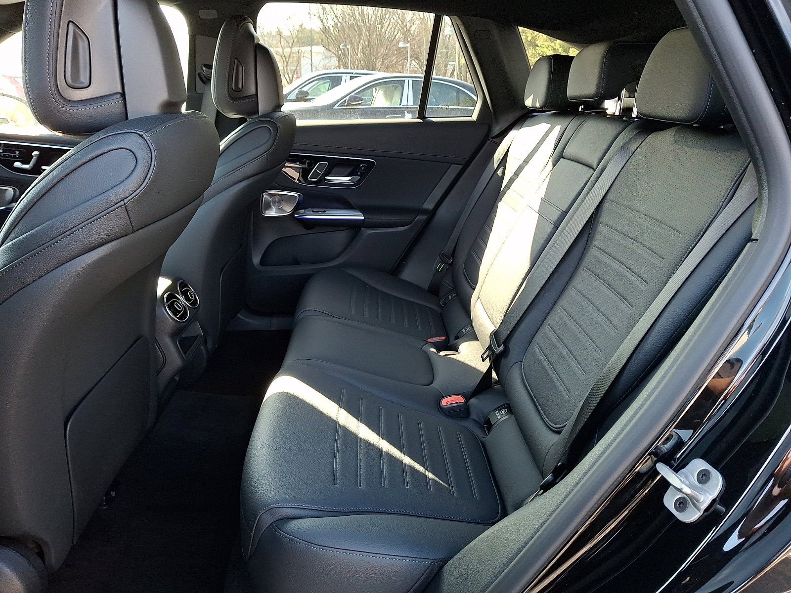 New 2026 Obsidian Black Metallic Mercedes-Benz GLC 300 image 31