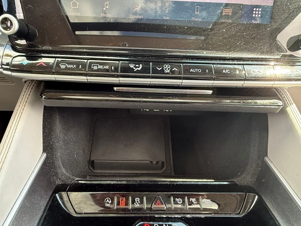 Used 2024 Black Jeep  image 12