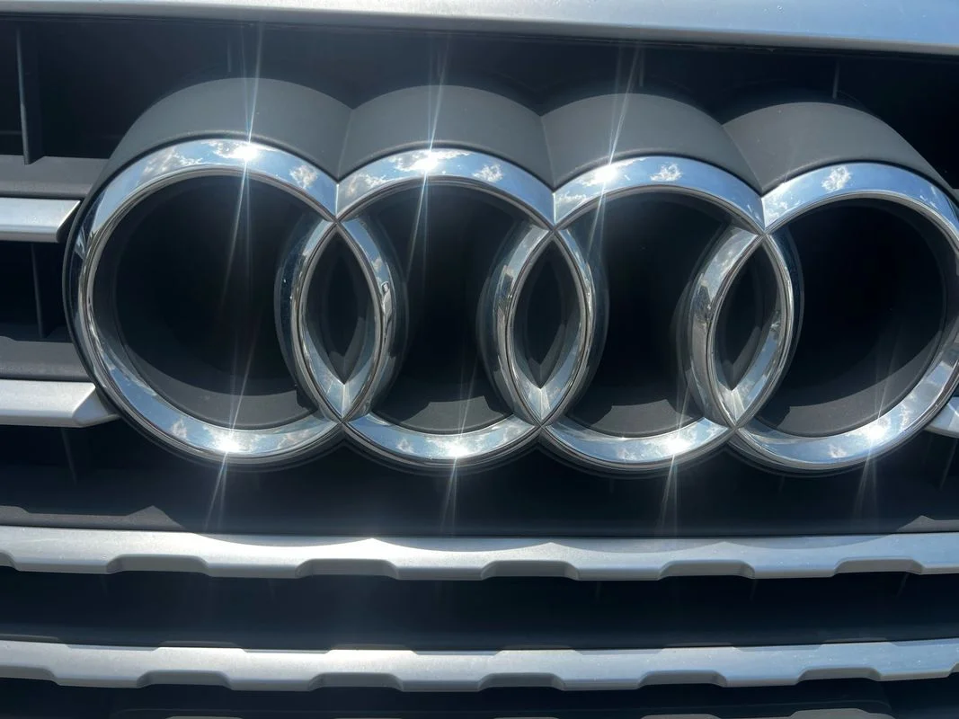 Used 2018  Audi 3.0T Premium image 8