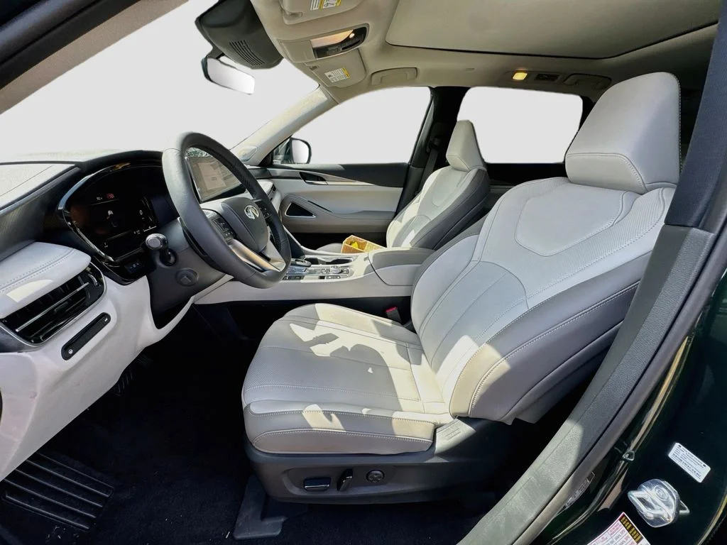 New 2027 DEEP EMERALD INFINITI Luxe FWD image 22