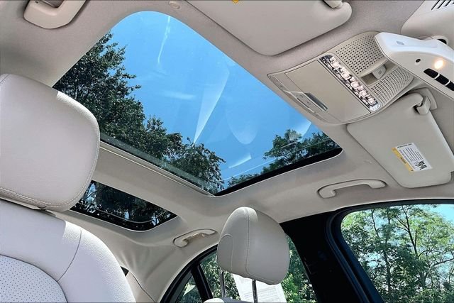 Used 2019 Blue Mercedes-Benz C 300 image 11