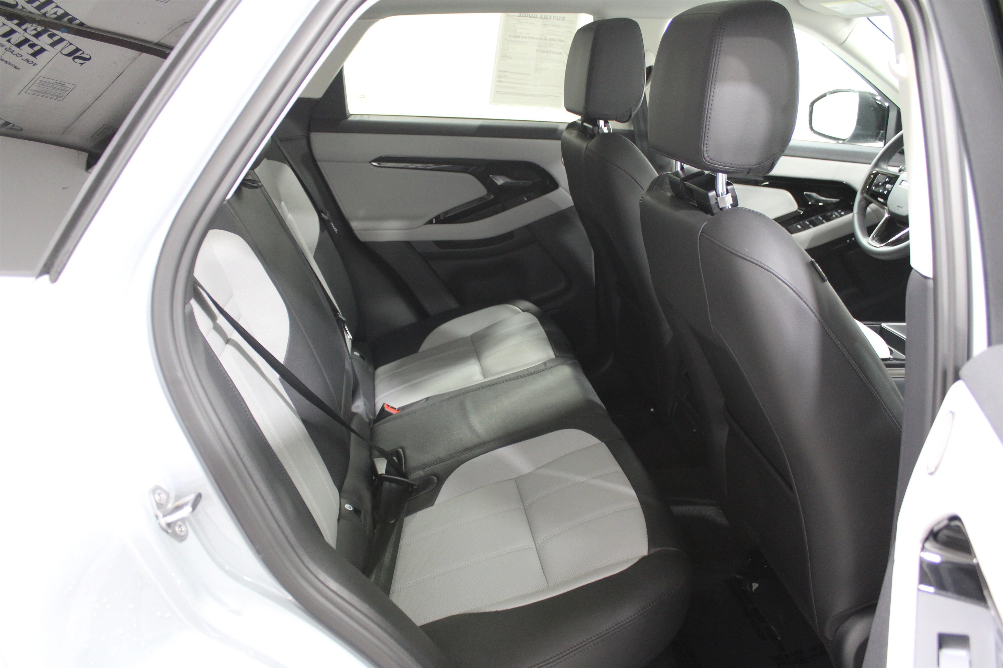 2024 Land Rover Range Rover Evoque Dynamic SE - Photo 21