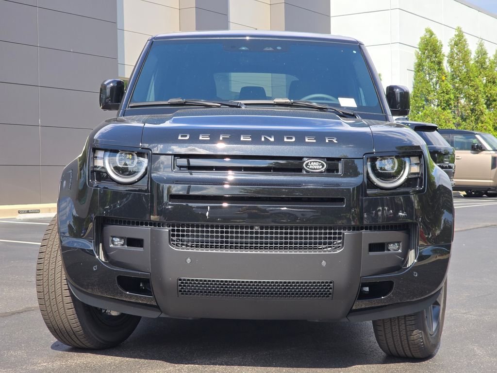 New 2026 Santorini Black Land Rover X-Dynamic SE image 9