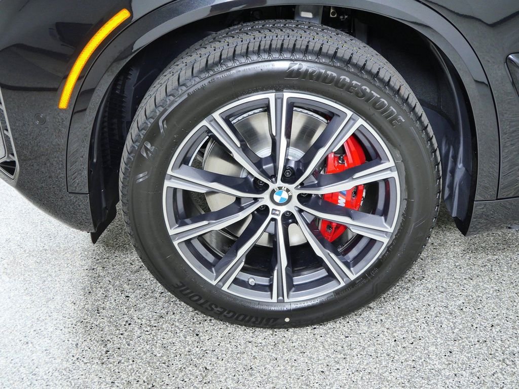 New 2026 Black Sapphire Metallic BMW xDrive40i image 17