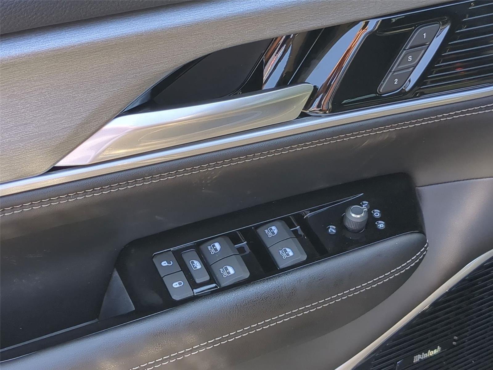 New 2026 Baltic Gray Metallic Clearcoat Jeep Limited Altitude image 12