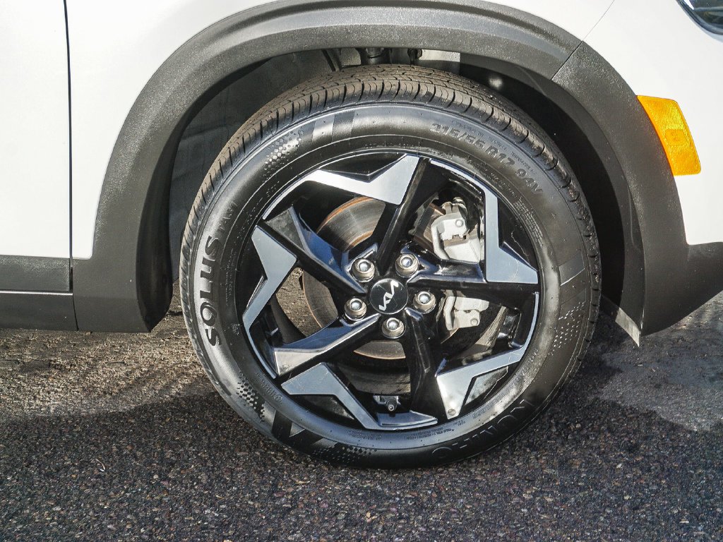 Used 2024 White Kia EX image 10