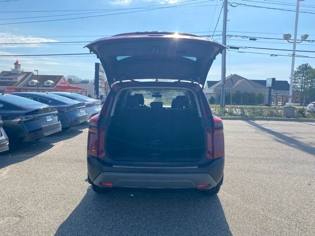 Used 2023 Red Nissan SV image 5