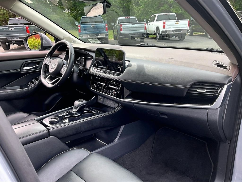 Used 2023 Gray Nissan SL image 21